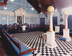 Temple 1990